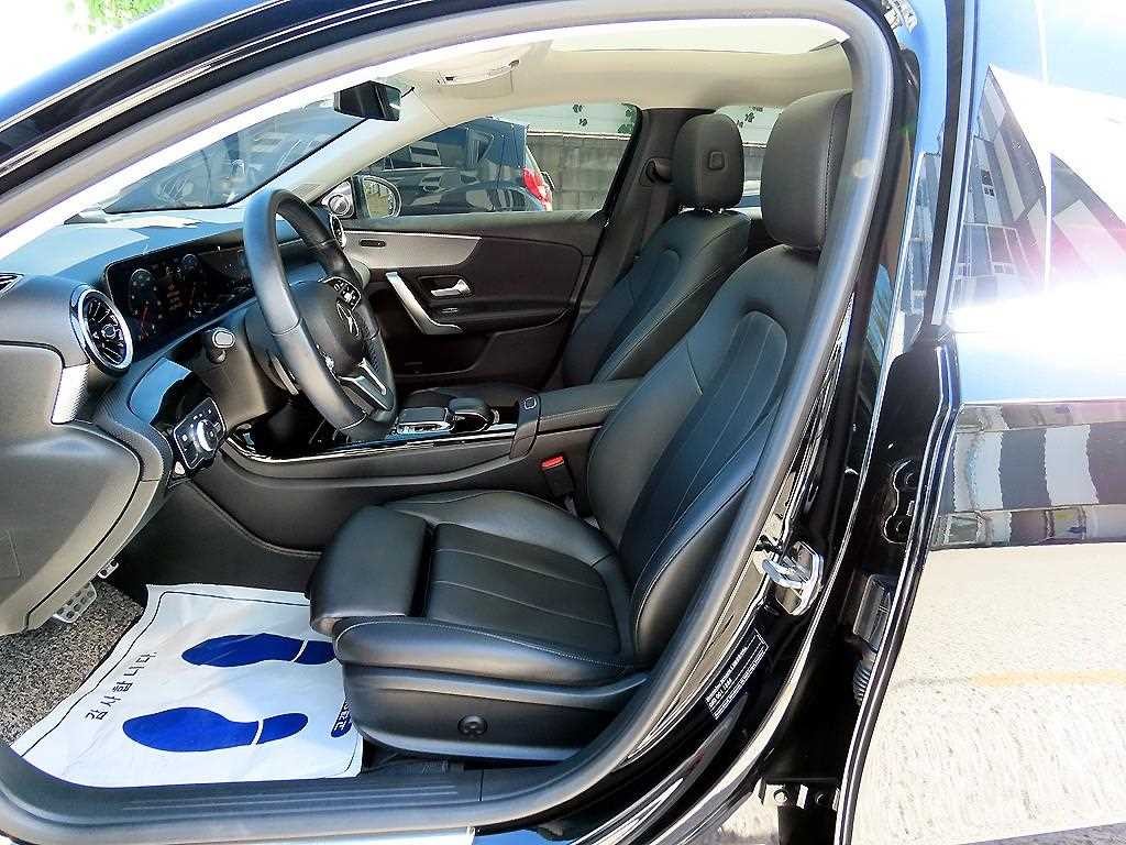 벤츠 A 클래스 A클래스 W177 A220 세단 이미지 5