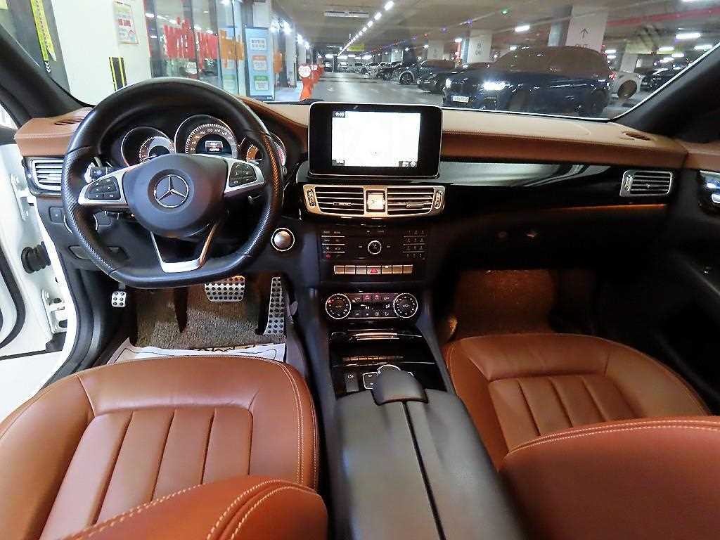 벤츠 CLS 클래스 CLS클래스 W218 CLS 250 d 4MATIC AMG Line 이미지 10