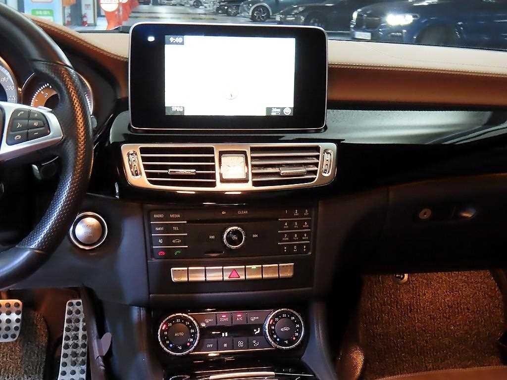 벤츠 CLS 클래스 CLS클래스 W218 CLS 250 d 4MATIC AMG Line 이미지 11