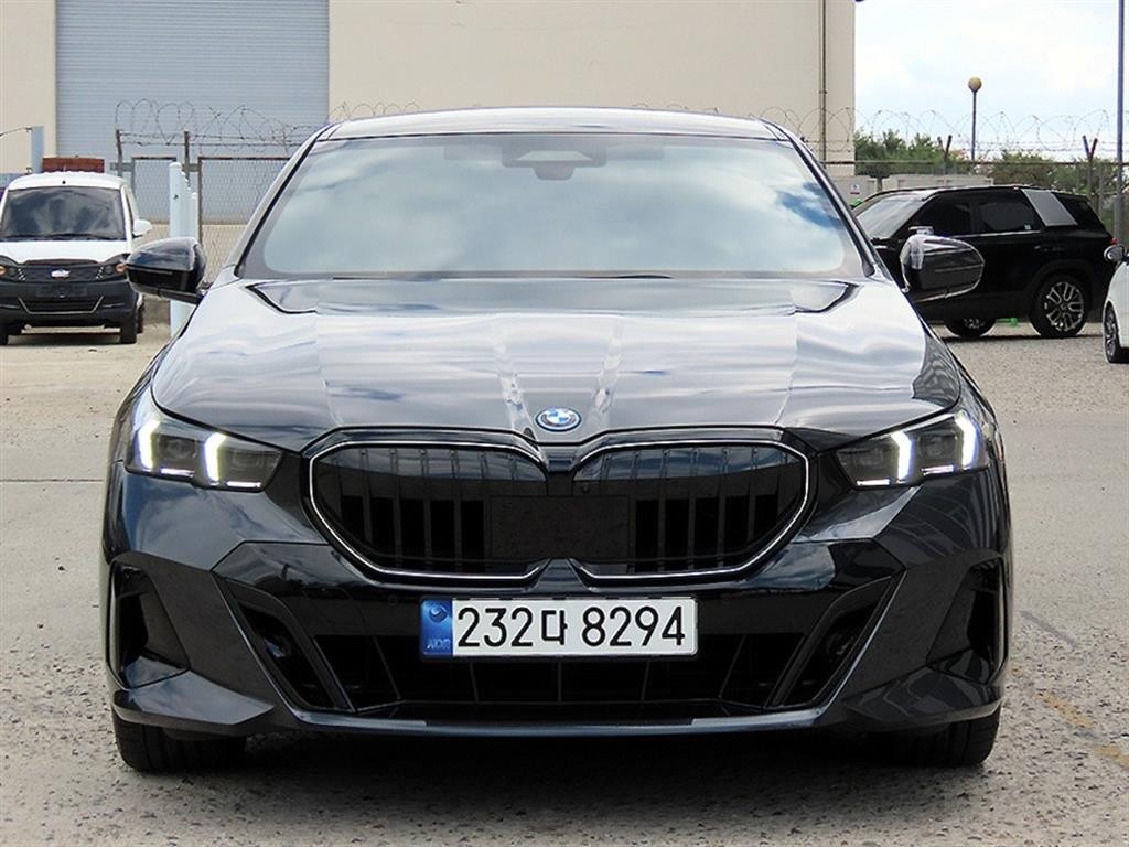 BMW 5시리즈 5시리즈 (G60) 530e M 스포츠 프로 이미지 1