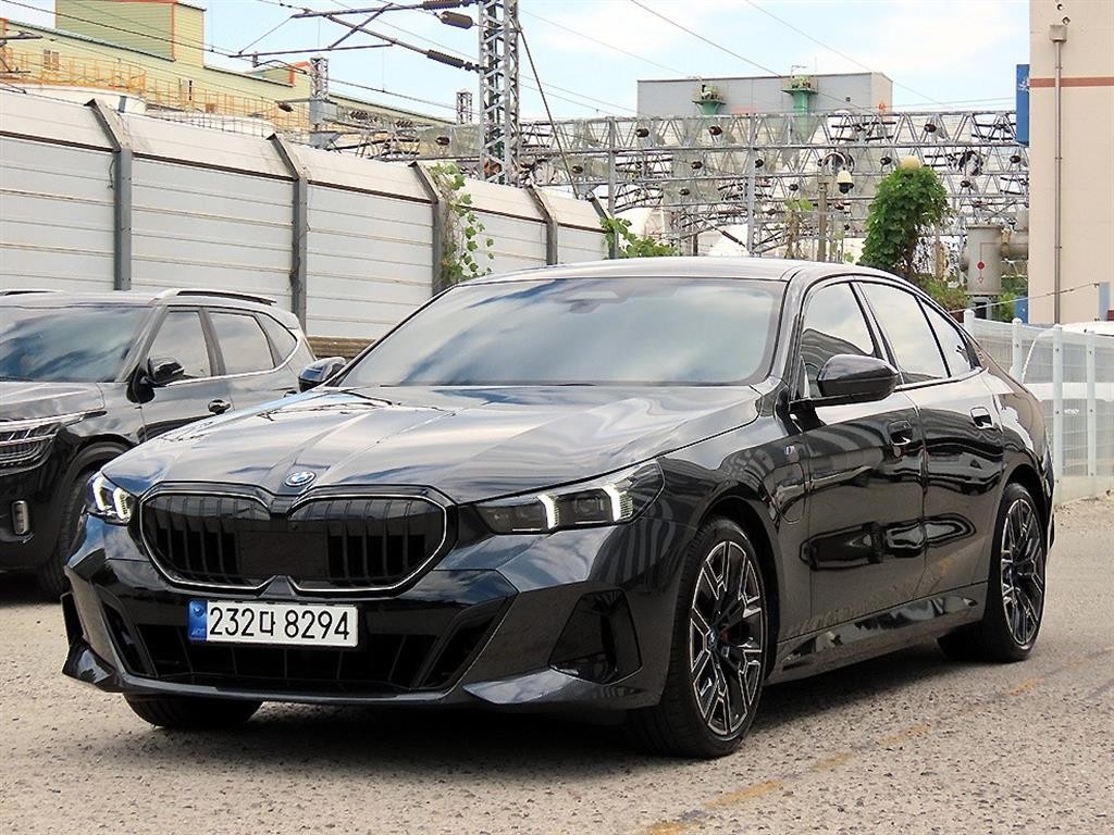 BMW 5시리즈 5시리즈 (G60) 530e M 스포츠 프로 이미지 2