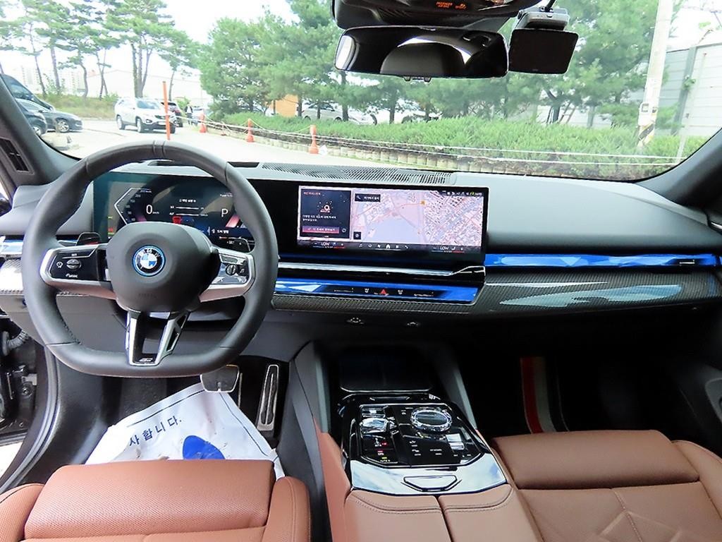 BMW 5시리즈 5시리즈 (G60) 530e M 스포츠 프로 이미지 6