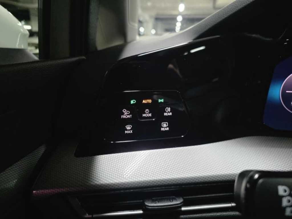 폭스바겐 골프 골프 8세대 2.0 TDI 프레스티지 이미지 12