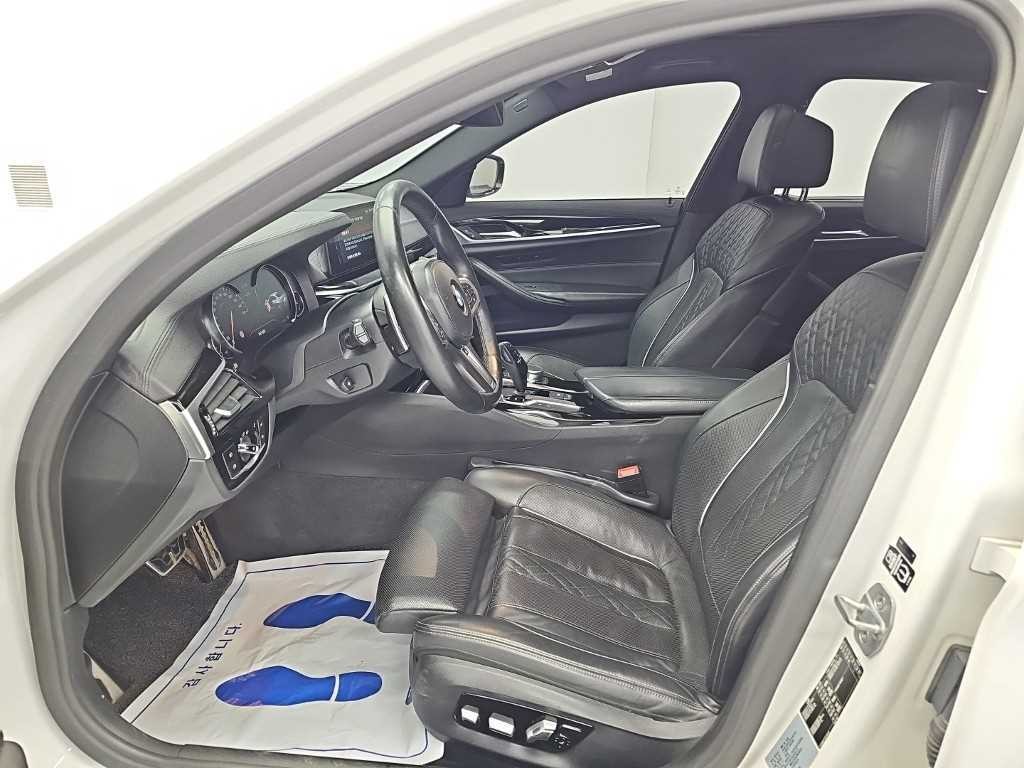 BMW 5시리즈 5시리즈 (G30) 520d M 스포츠 플러스 이미지 11