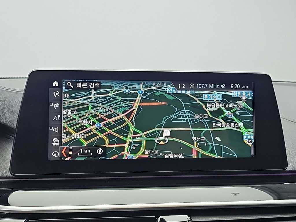 BMW 5시리즈 5시리즈 (G30) 520d M 스포츠 플러스 이미지 15