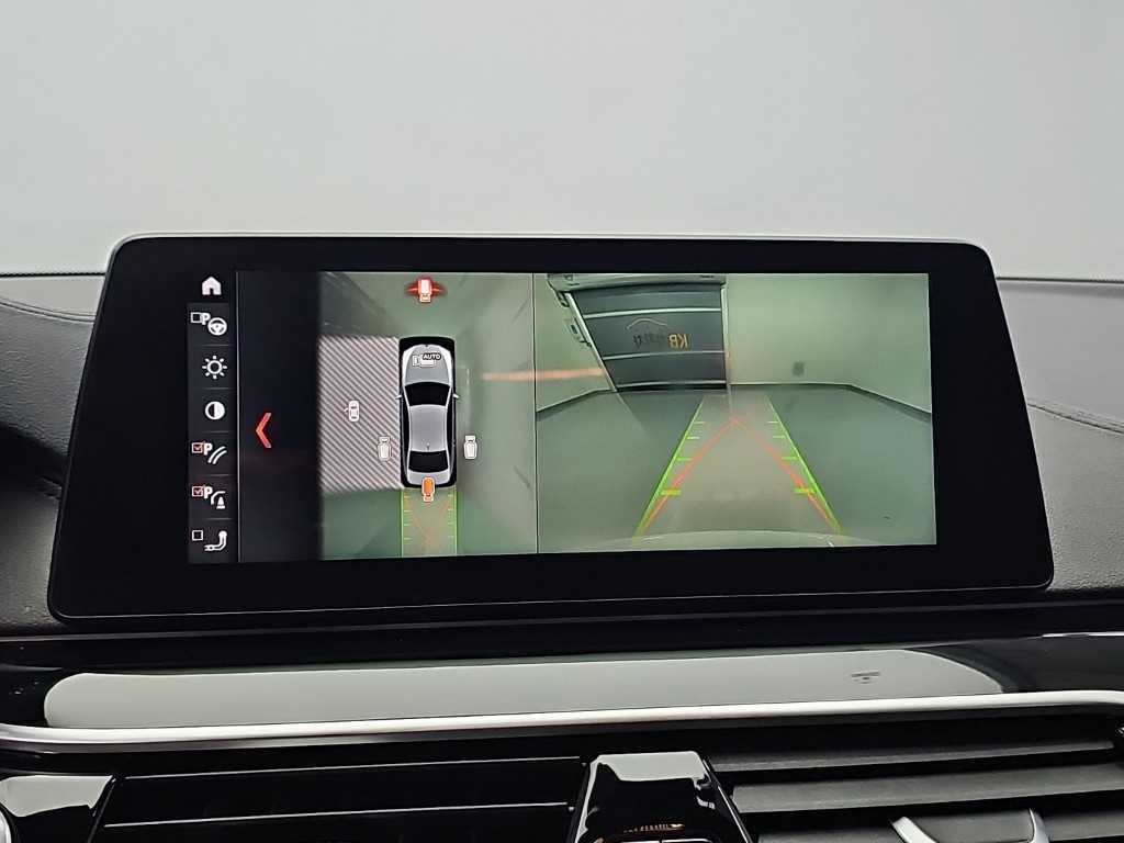 BMW 5시리즈 5시리즈 (G30) 520d M 스포츠 플러스 이미지 16