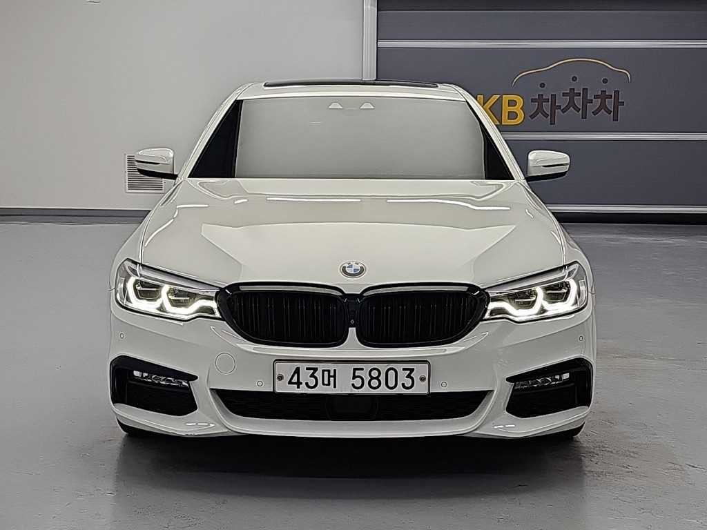 BMW 5시리즈 5시리즈 (G30) 520d M 스포츠 플러스 이미지 2