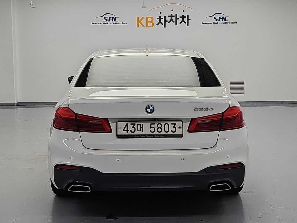 BMW 5시리즈 5시리즈 (G30) 520d M 스포츠 플러스 이미지 3