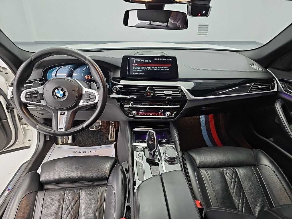 BMW 5시리즈 5시리즈 (G30) 520d M 스포츠 플러스 이미지 7