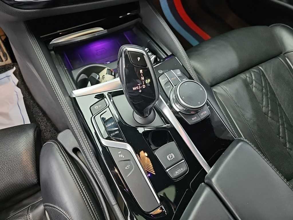 BMW 5시리즈 5시리즈 (G30) 520d M 스포츠 플러스 이미지 8
