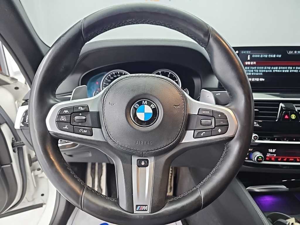 BMW 5시리즈 5시리즈 (G30) 520d M 스포츠 플러스 이미지 9
