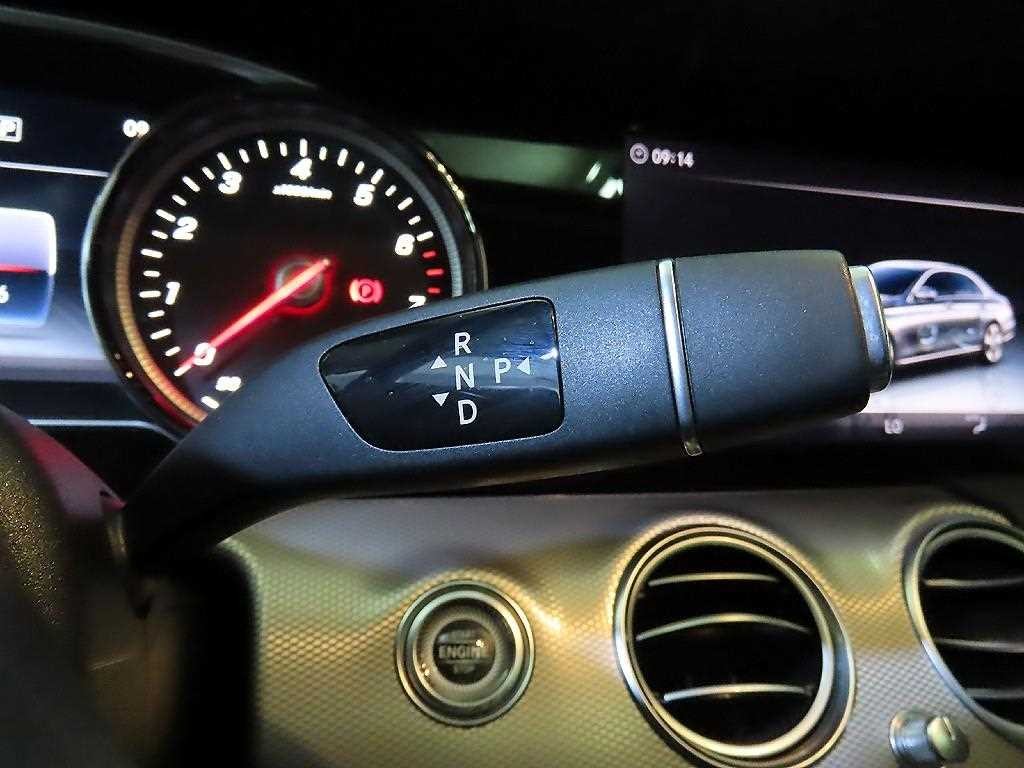 벤츠 E 클래스 E-클래스 W213 E200 아방가르드 이미지 12