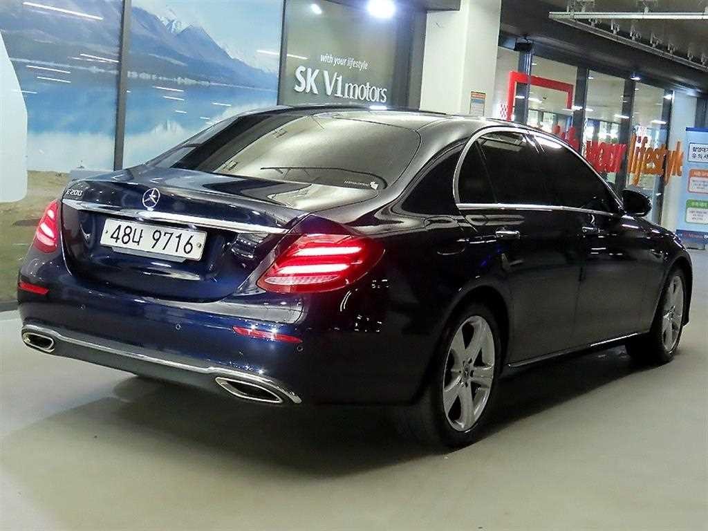 벤츠 E 클래스 E-클래스 W213 E200 아방가르드 이미지 4