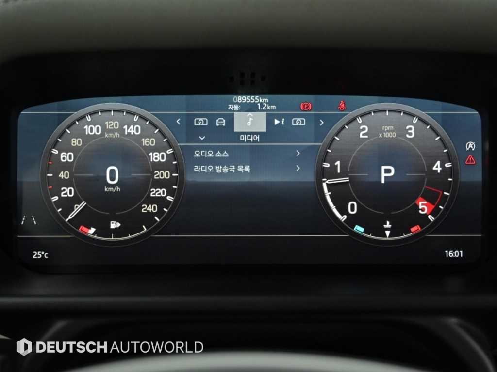 랜드로버 디펜더 디펜더 (L663) D240 SE 이미지 8