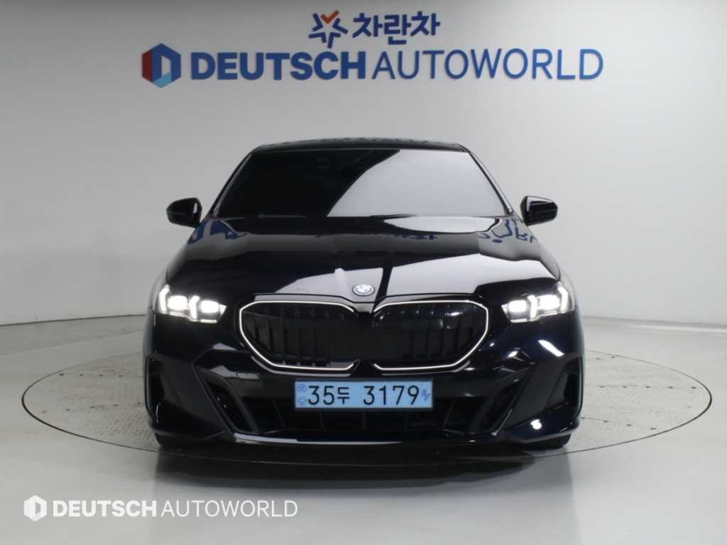 BMW i5 eDrive 40 M 스포츠 이미지 3