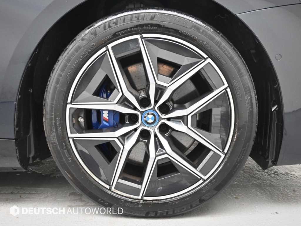 BMW i5 eDrive 40 M 스포츠 이미지 5