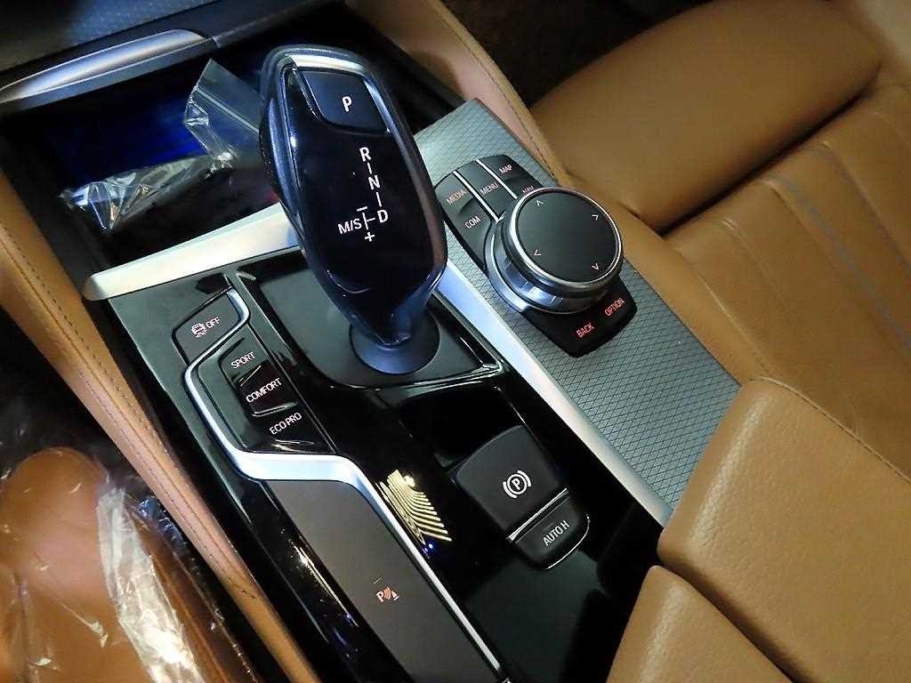 BMW 5시리즈 5시리즈 (G30) 520d M 스포츠 플러스 이미지 11