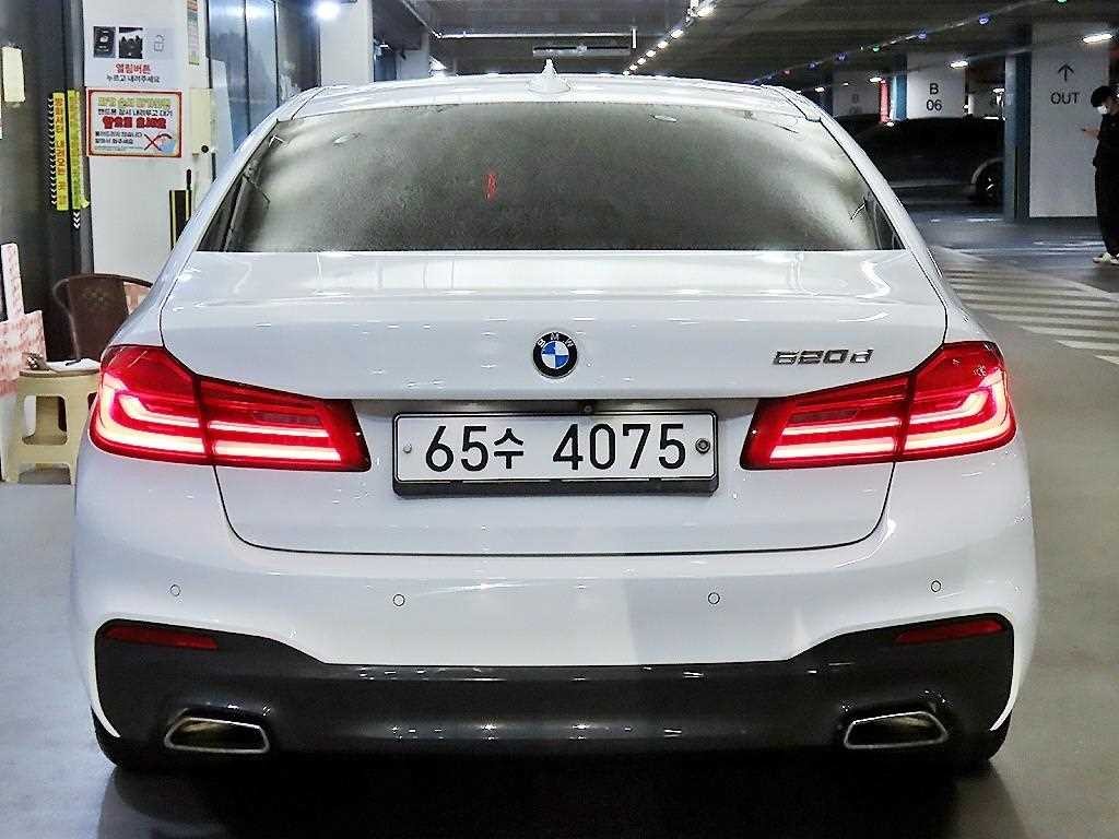 BMW 5시리즈 5시리즈 (G30) 520d M 스포츠 플러스 이미지 4