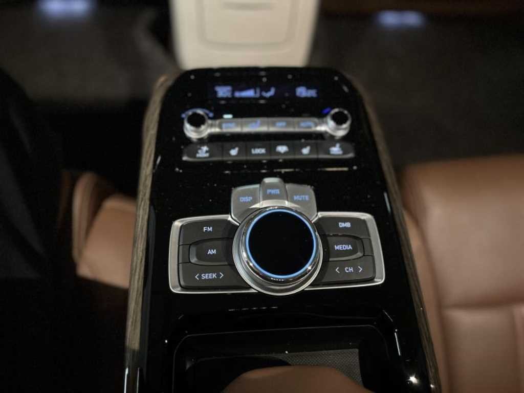 제네시스 G90 3.8 GDI AWD 프리미엄 럭셔리 이미지 16