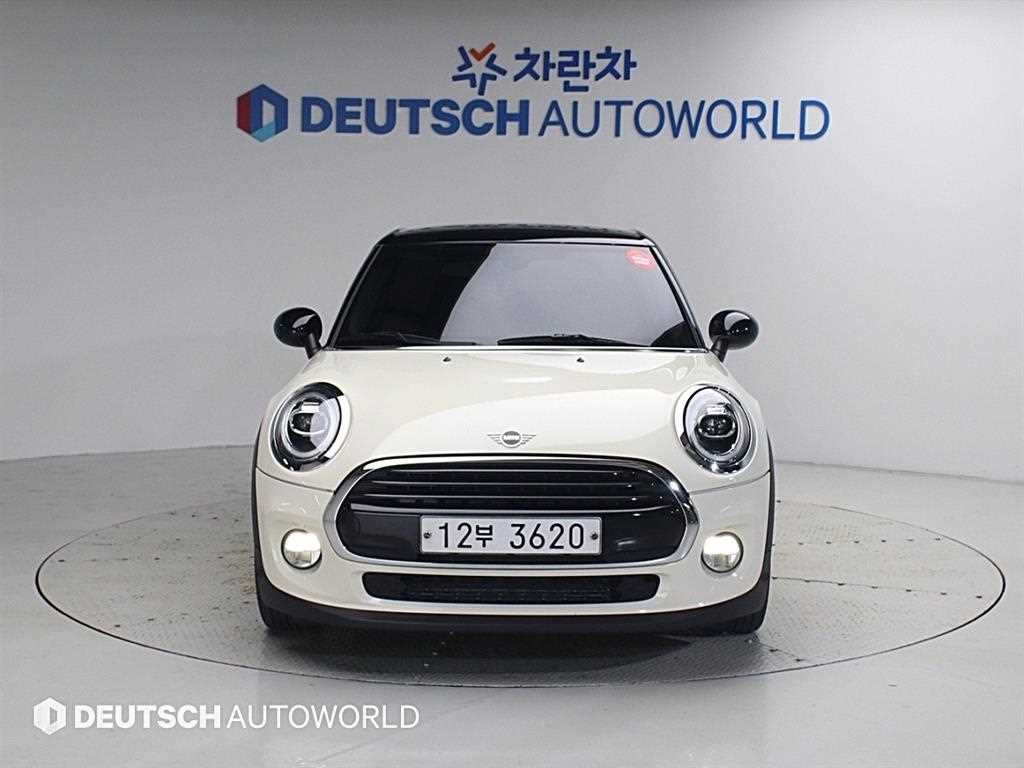 미니 쿠퍼 5도어 파인 레더 에디션 이미지 3