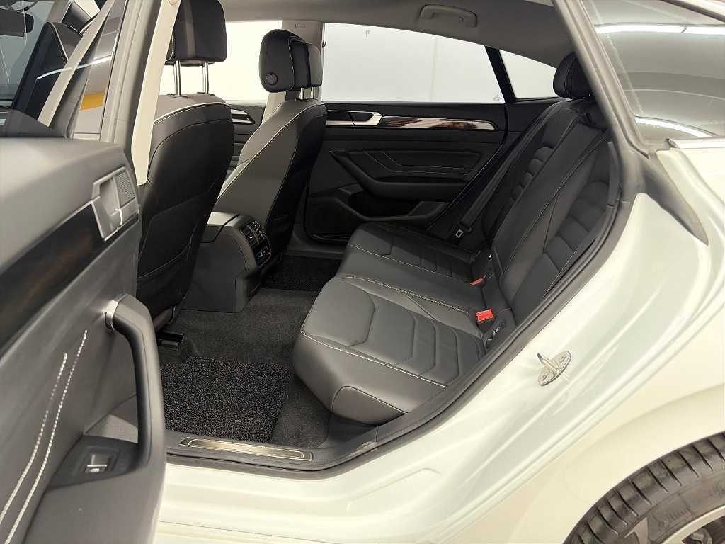 폭스바겐 아테온 2.0 TDI 엘레강스 프레스티지 이미지 12