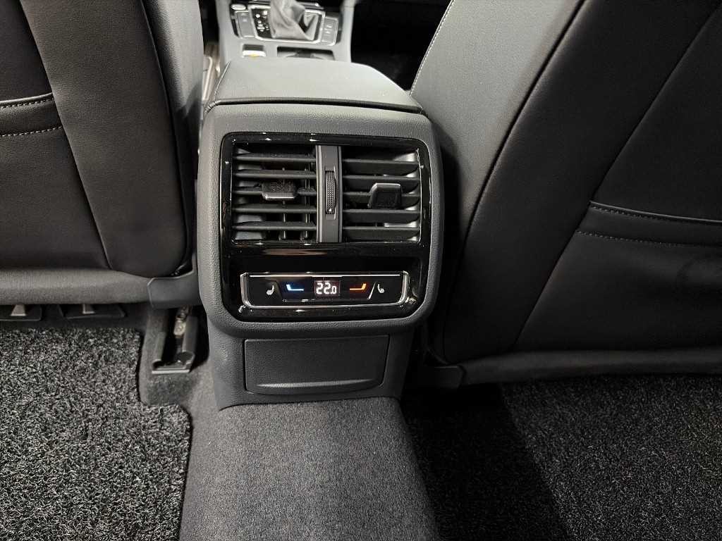 폭스바겐 아테온 2.0 TDI 엘레강스 프레스티지 이미지 13