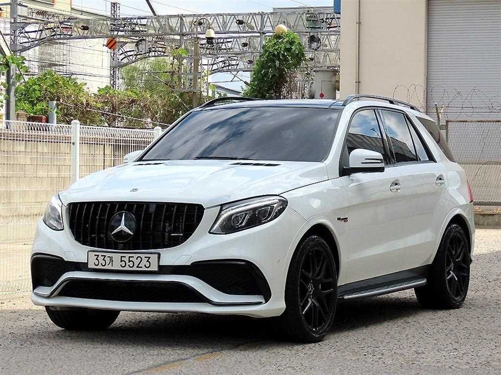 벤츠 GLE 클래스 GLE 클래스 W166 GLE 63 AMG 4MATIC 이미지 2
