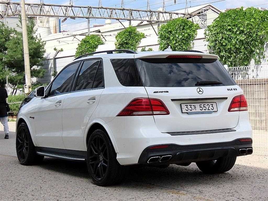 벤츠 GLE 클래스 GLE 클래스 W166 GLE 63 AMG 4MATIC 이미지 3