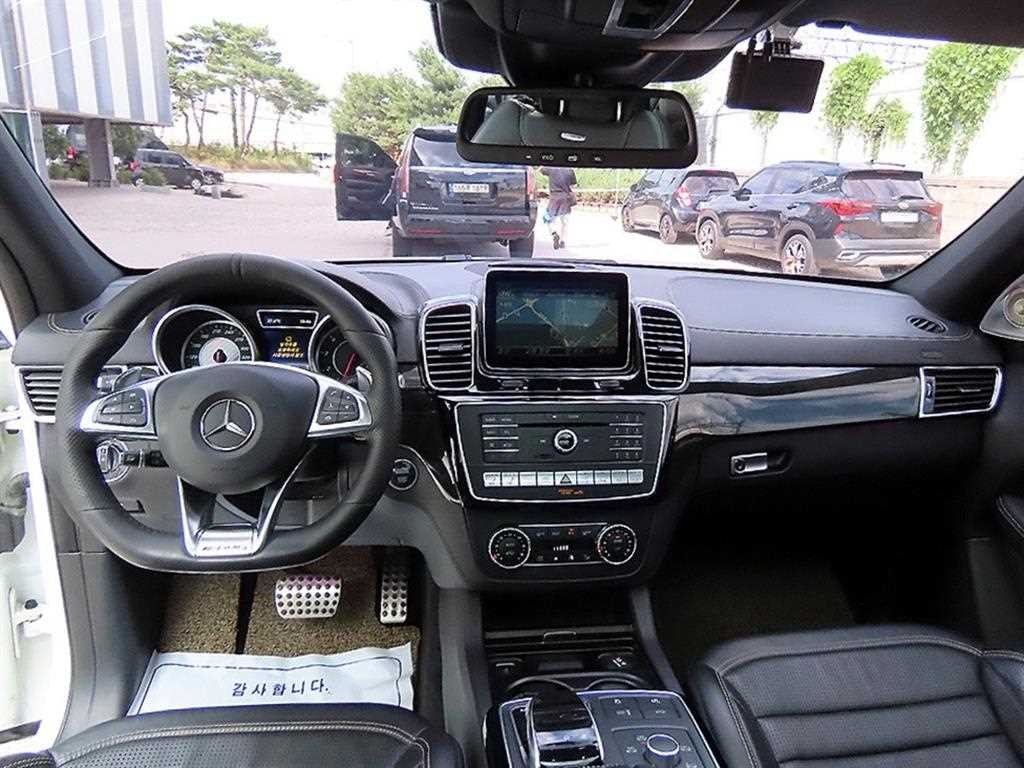 벤츠 GLE 클래스 GLE 클래스 W166 GLE 63 AMG 4MATIC 이미지 7
