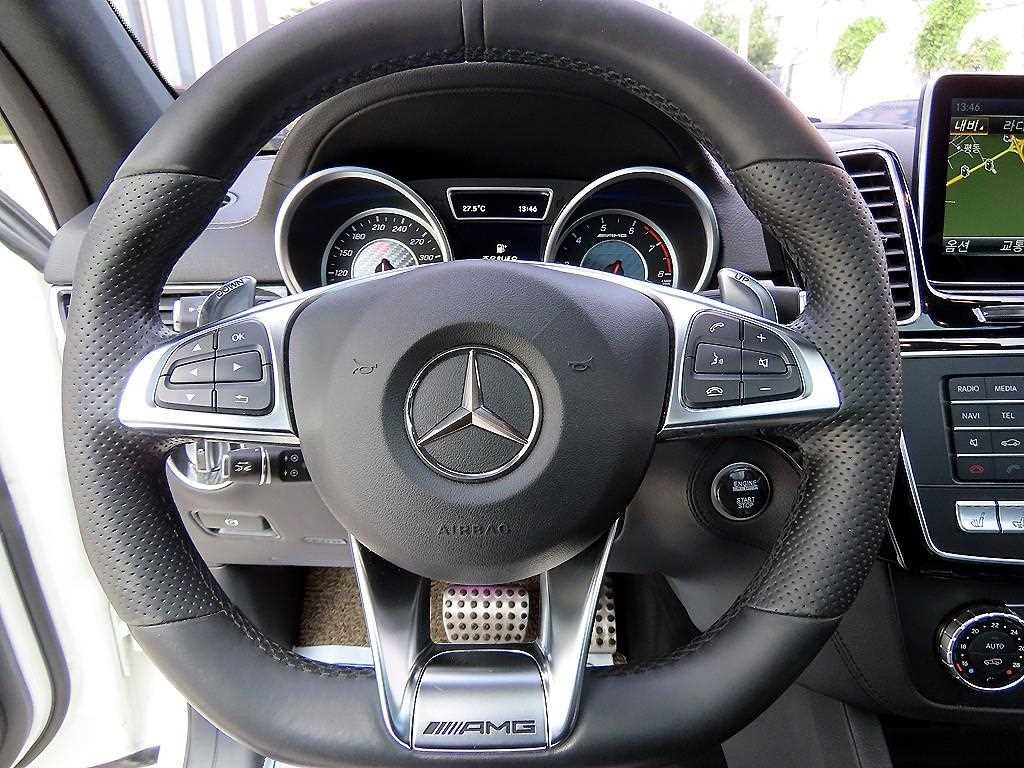 벤츠 GLE 클래스 GLE 클래스 W166 GLE 63 AMG 4MATIC 이미지 8