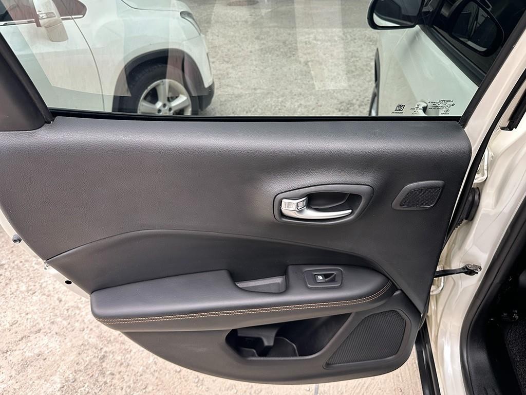 지프 컴패스 컴패스 2세대 2.4 AWD 리미티드 이미지 17
