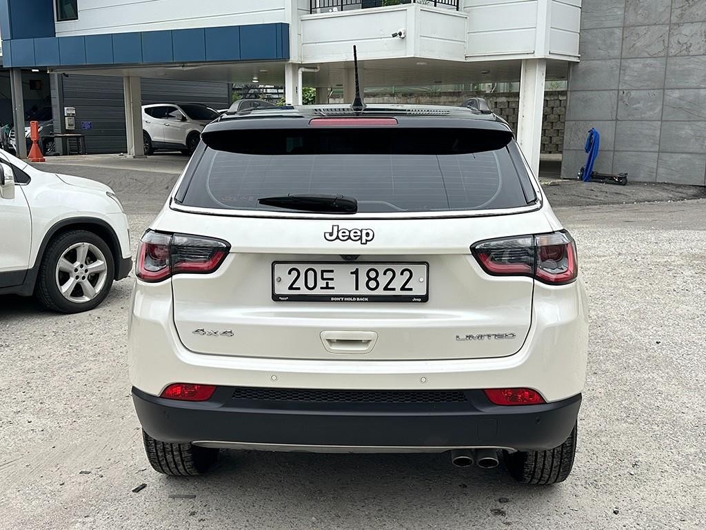 지프 컴패스 컴패스 2세대 2.4 AWD 리미티드 이미지 4