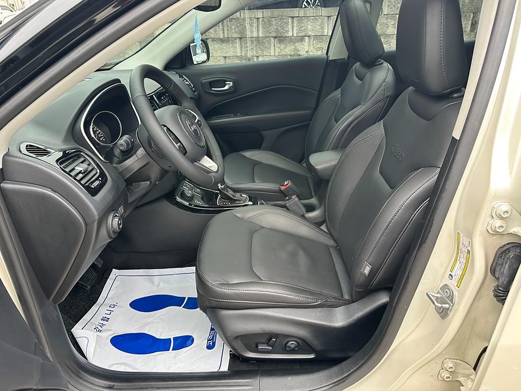 지프 컴패스 컴패스 2세대 2.4 AWD 리미티드 이미지 5