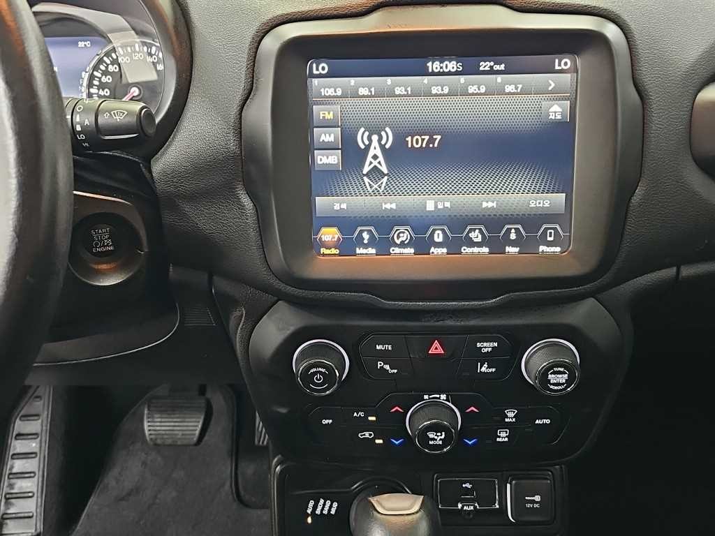 지프 레니게이드 2.0 디젤 리미티드 하이 AWD 이미지 10