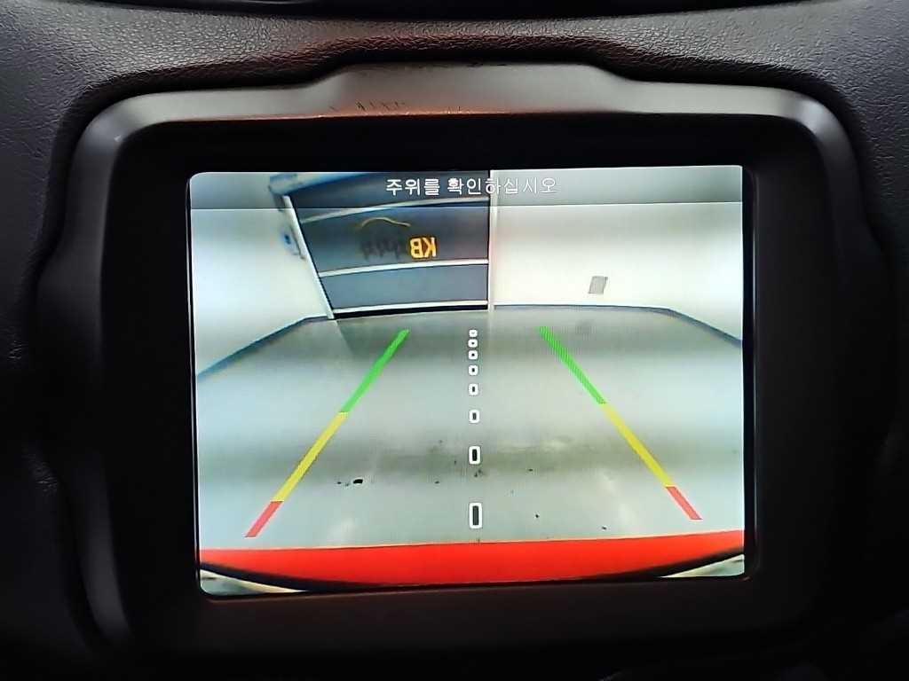 지프 레니게이드 2.0 디젤 리미티드 하이 AWD 이미지 16
