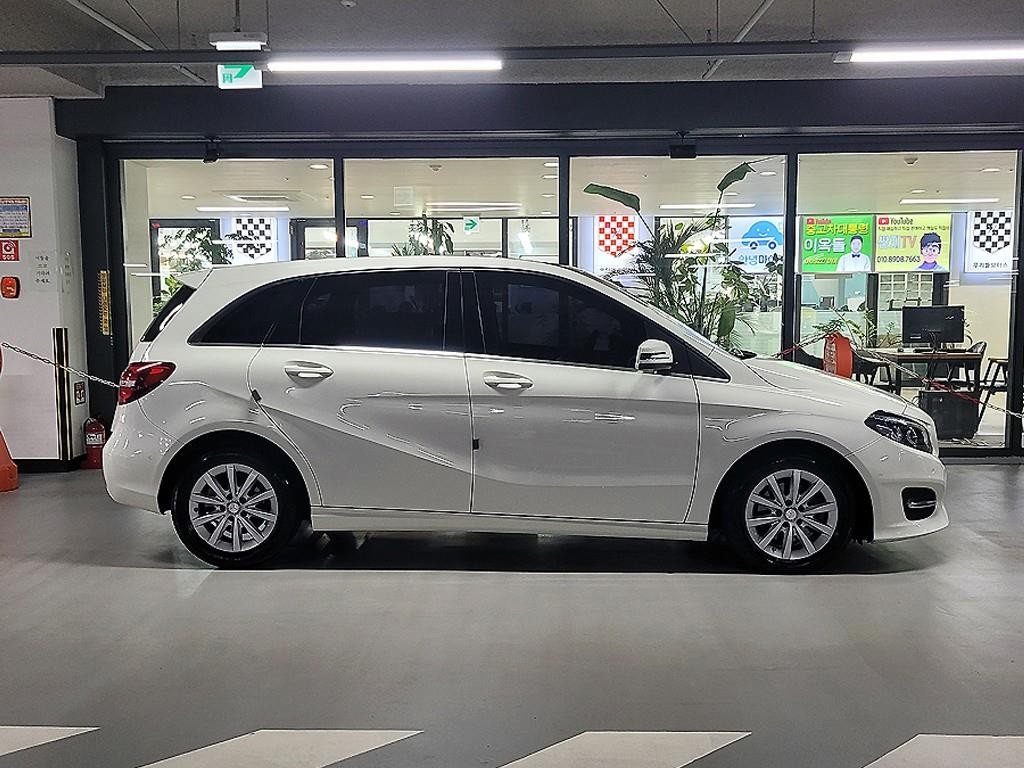 벤츠 B 클래스 (MY B) B클래스 (MY B) B200 d 이미지 3