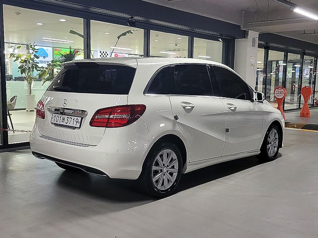 벤츠 B 클래스 (MY B) B클래스 (MY B) B200 d 이미지 4