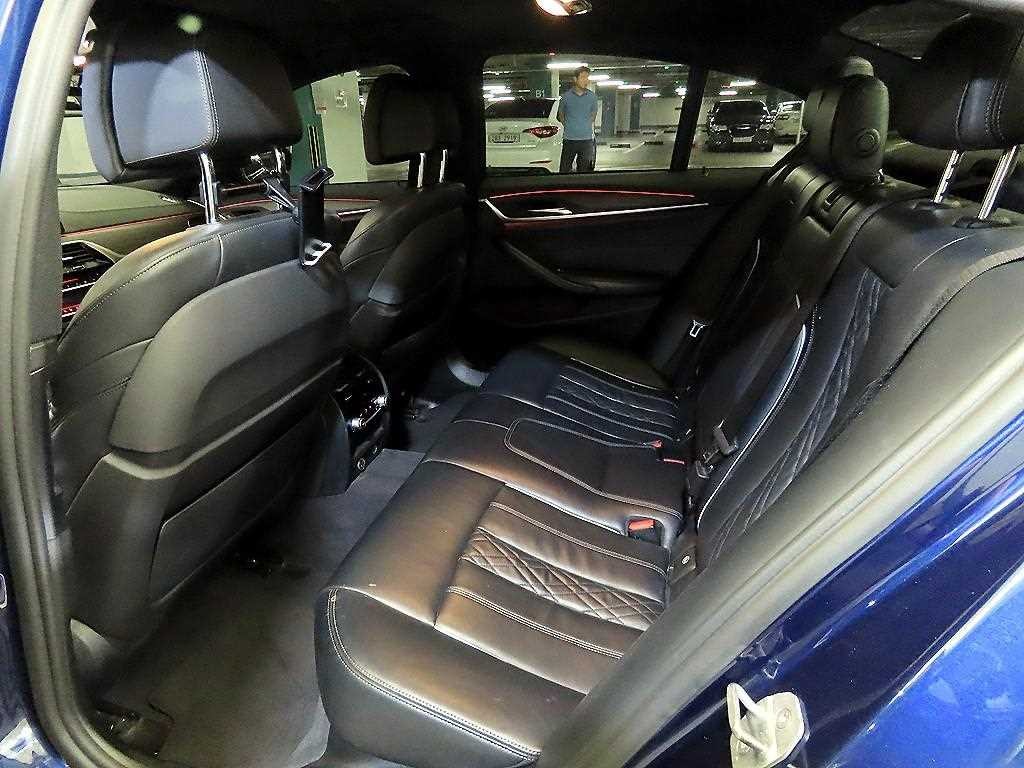 BMW 5시리즈 5시리즈 (G30) 530i xDrive M 스포츠 플러스 이미지 7