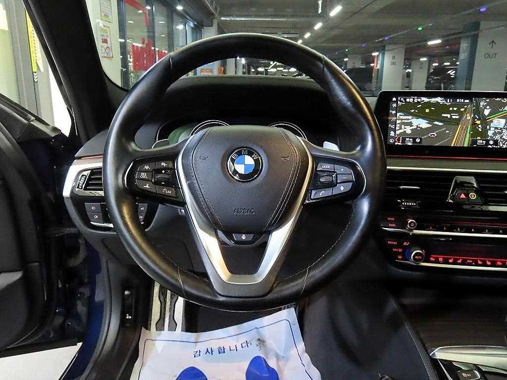 BMW 5시리즈 5시리즈 (G30) 530i xDrive M 스포츠 플러스 이미지 8