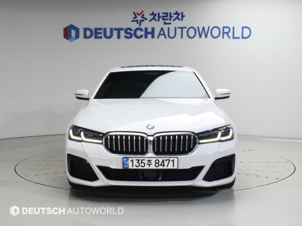 BMW 5시리즈 5시리즈 (G30) 530i M 스포츠 이미지 3