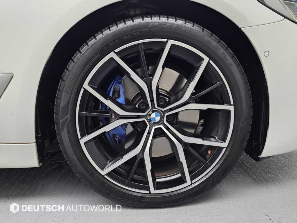 BMW 5시리즈 5시리즈 (G30) 530i M 스포츠 이미지 5
