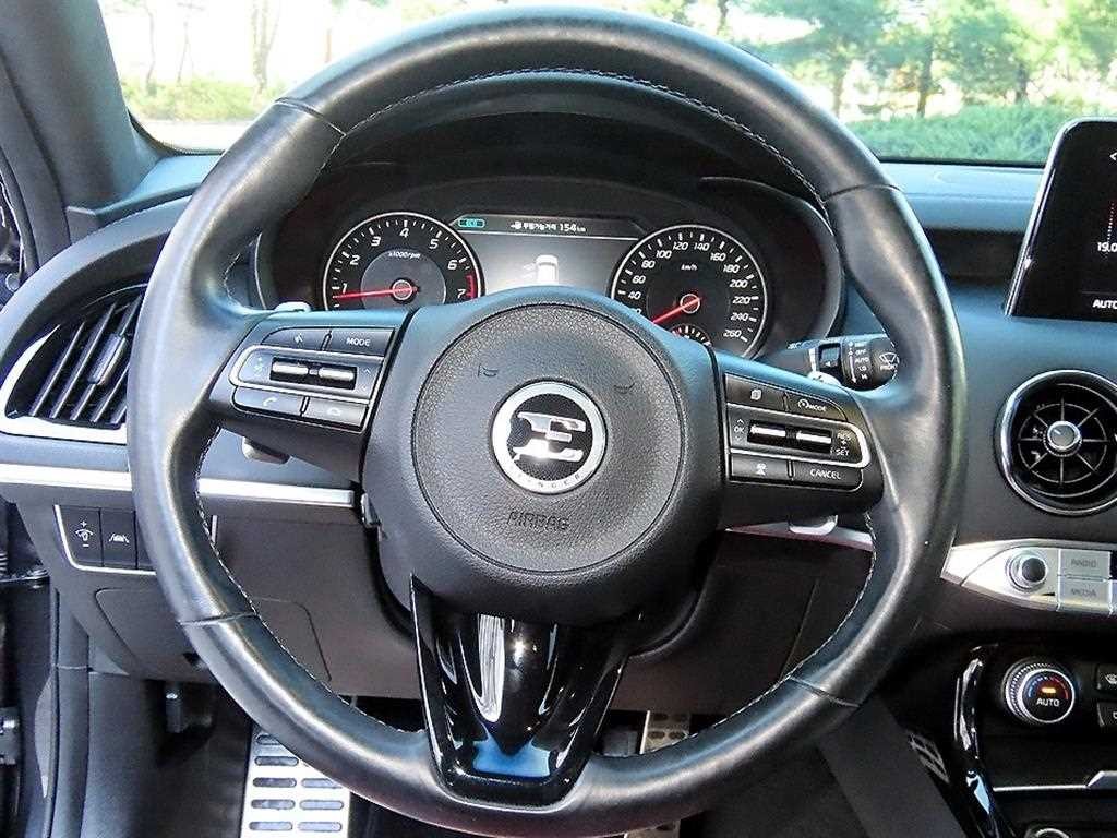 기아 스팅어 가솔린 2.0 터보 2WD 플래티넘 이미지 8