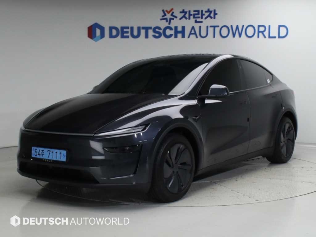 테슬라 모델 Y 프리미엄 롱 레인지 이미지 1