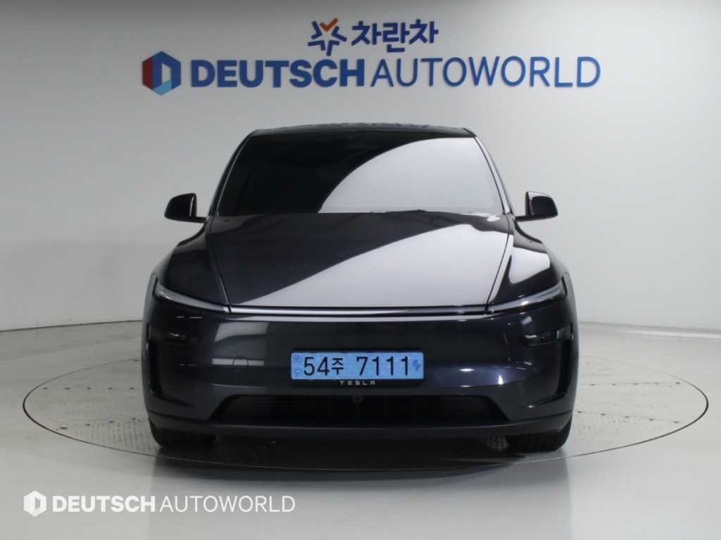 테슬라 모델 Y 프리미엄 롱 레인지 이미지 3