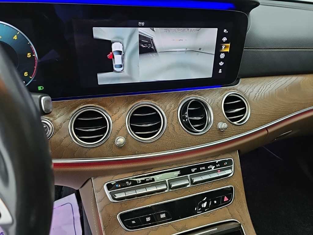 벤츠 E 클래스 E-클래스 W213 E220d 4MATIC 익스클루시브 이미지 10
