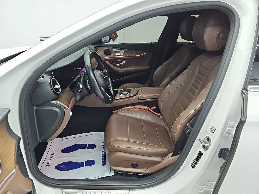 벤츠 E 클래스 E-클래스 W213 E220d 4MATIC 익스클루시브 이미지 11