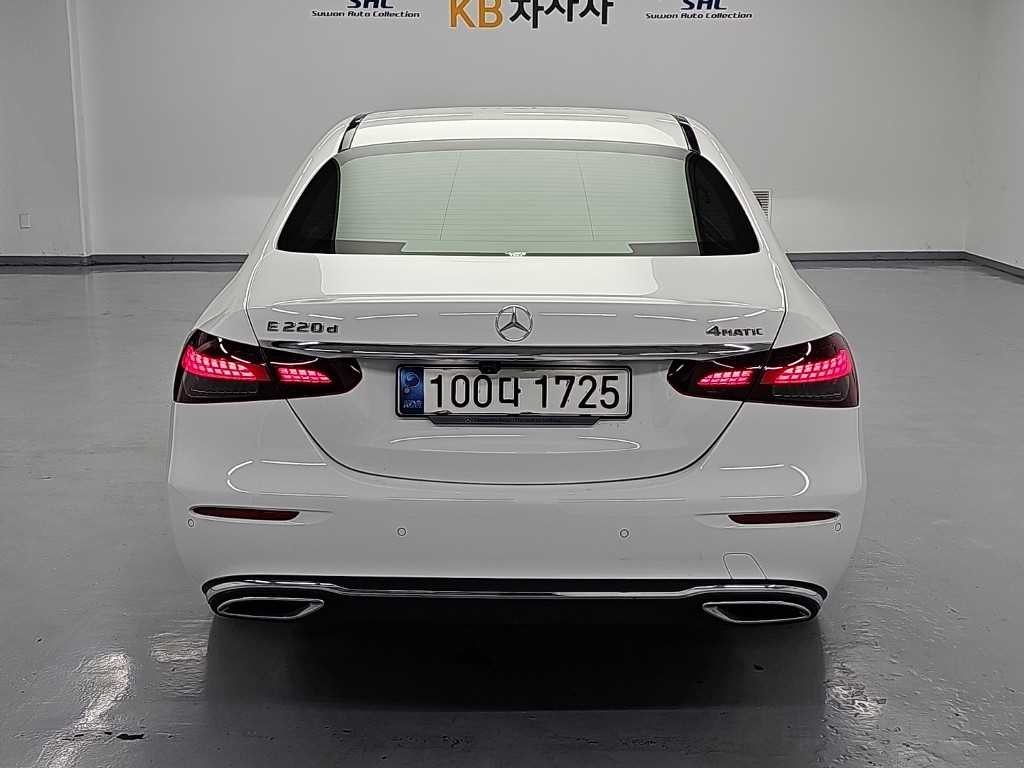 벤츠 E 클래스 E-클래스 W213 E220d 4MATIC 익스클루시브 이미지 4