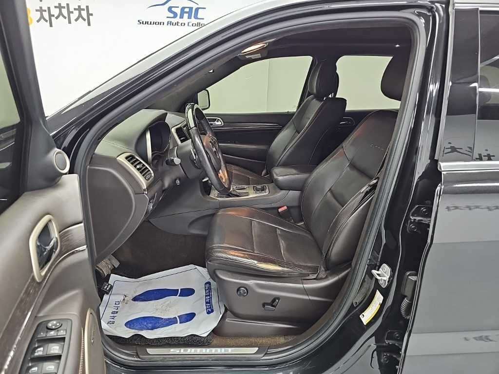 지프 체로키 그랜드 체로키 3.0 디젤 오버랜드 서밋 이미지 11
