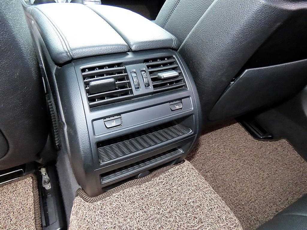 BMW 5시리즈 5시리즈 (F10) 520d xDrive 럭셔리 플러스 이미지 16