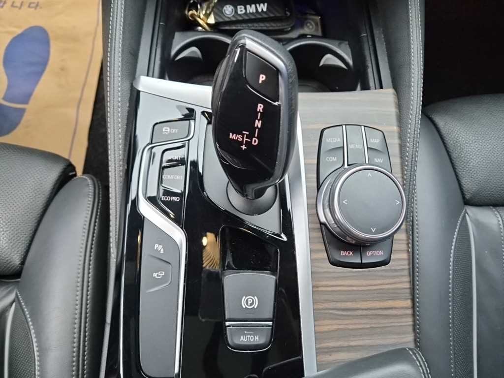 BMW 5시리즈 5시리즈 (G30) 520d M 스포츠 플러스 이미지 10